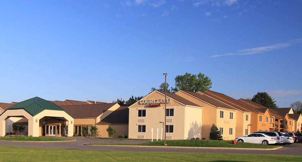 Courtyard By Marriott Lansing Hotel Exterior photo